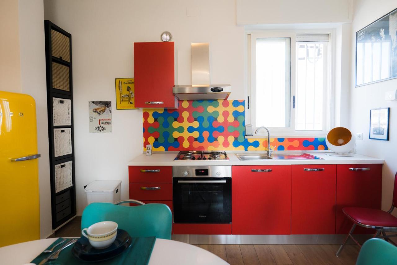 Hollywood Apartment Near Station With Parking Bari Exteriör bild